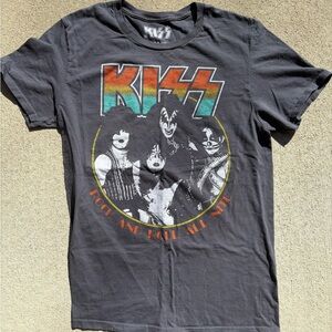Authentic officially branded 80s KISS band tee SIZE MEDIUM